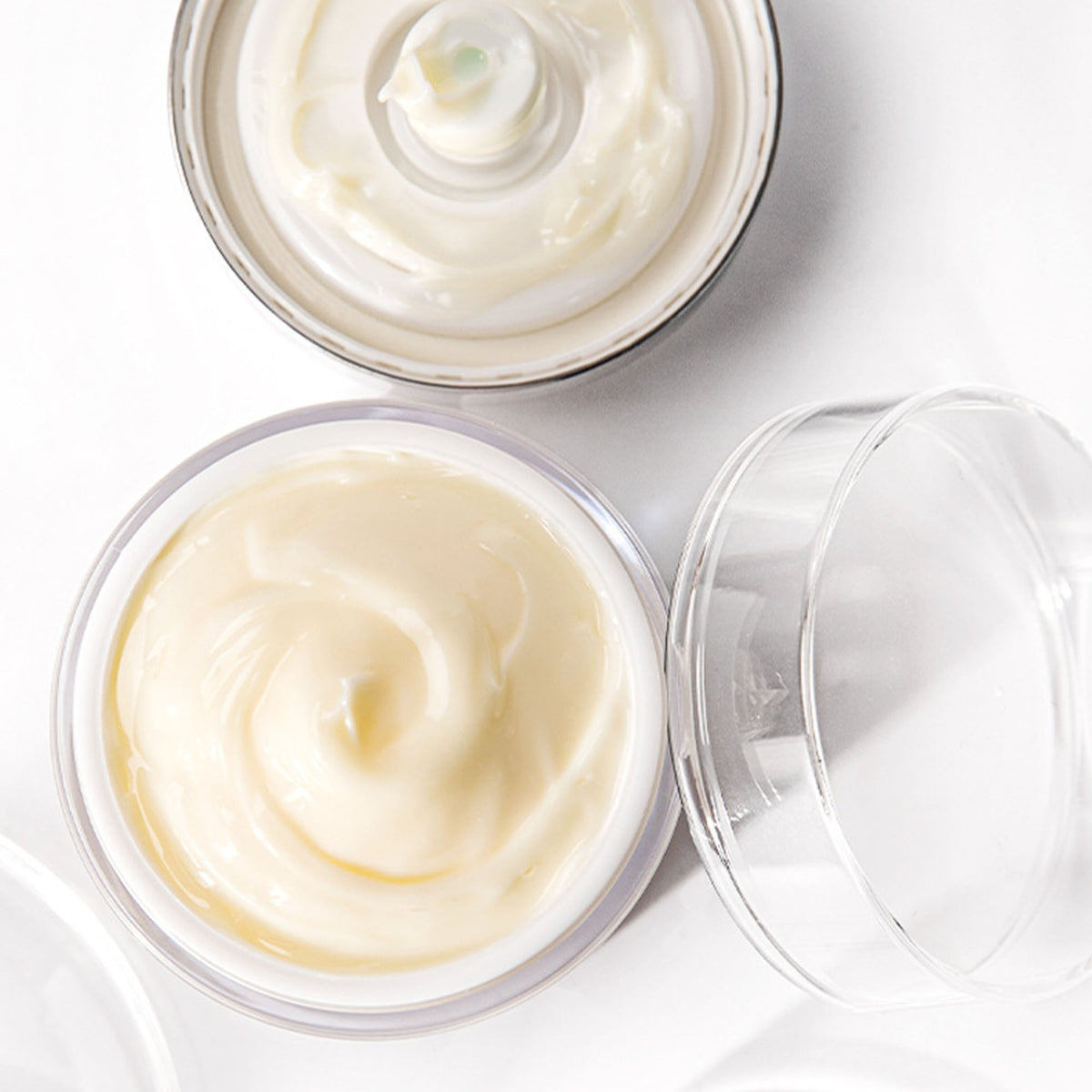 Crema hidratante antiarrugas de retinol vitamina E